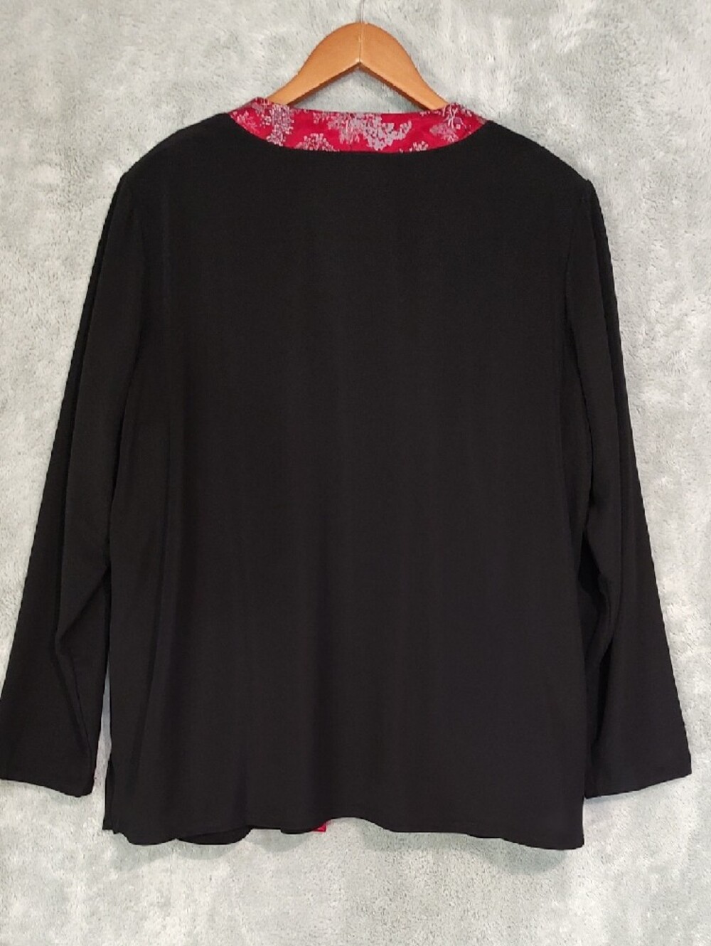Susan Graver Black Three-Piece Tunic Set with Red Floral Trim - Picture 13 of 16